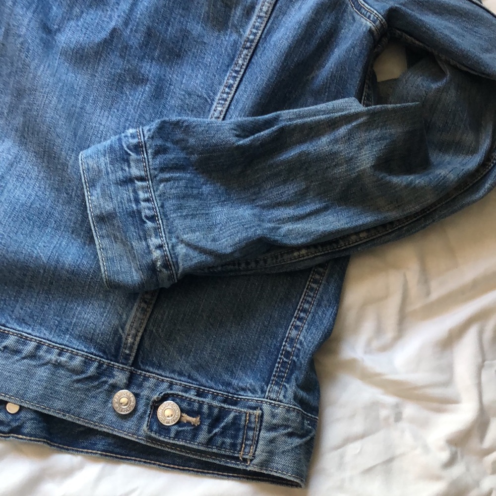 Levi’s Denim Jacket - Picture 7 of 7